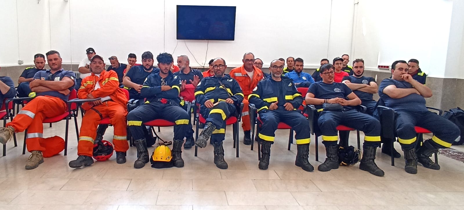 Caltanissetta. Completato presso il comando Vigili del Fuoco corso di formazione per Volontari anti incendio di Protezione Civile