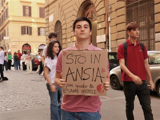 Maturità: l’ansia degli studenti e la protesta per un “antico modo di vedere l’istruzione”