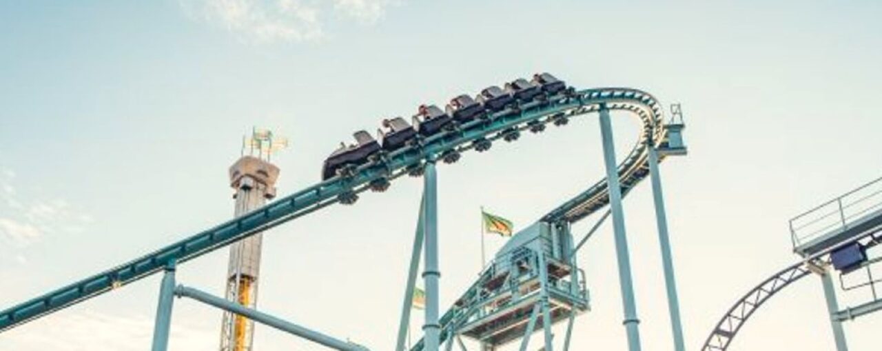 Deraglia trenino delle montagne russe: un morto e diversi feriti a Stoccolma in un incidente al luna park Gröna Lund