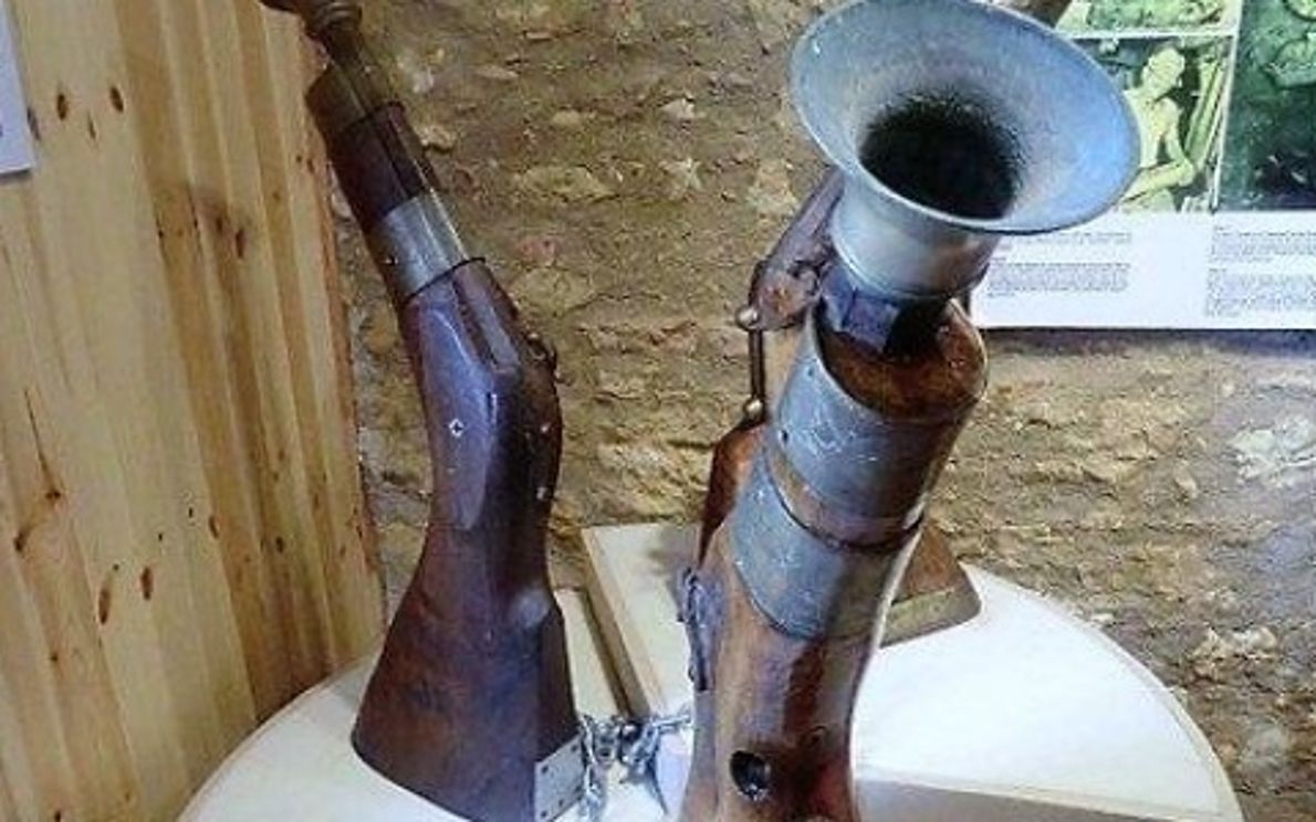 Parte accidentalmente un colpo da fucile storico durante festa di gemellaggio: niente da fare per un 62enne