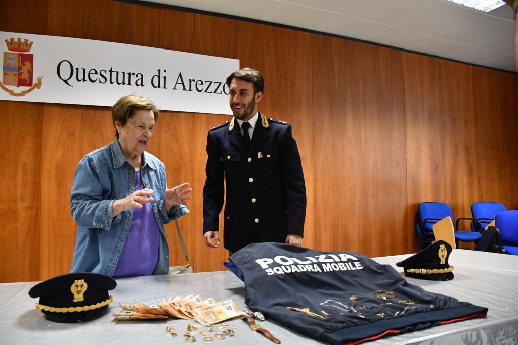 Finto maresciallo comunica ad anziana incidente del nipote con richiesta di denaro contante: due arresti della Squadra Mobile