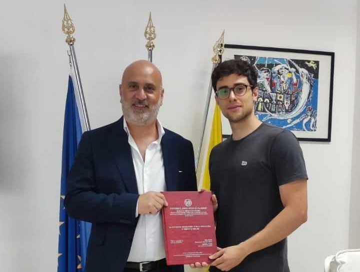 Tesi di laurea di Stefano Lacagnina su ASP di Caltanissetta come esempio di eccellenza nella gestione dei fumi chirurgici