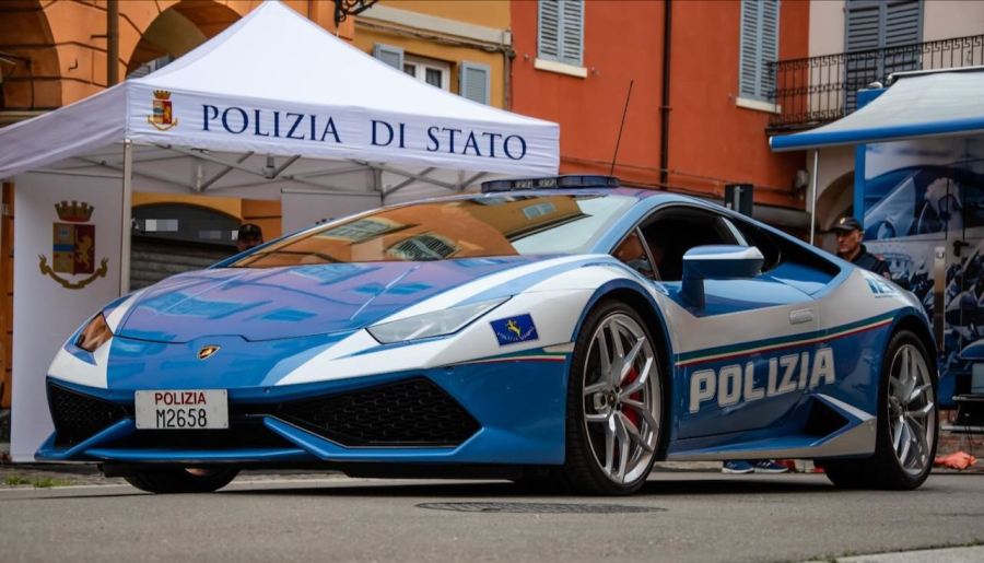 Campagna itinerante della Polizia di Stato “E…state con noi” a Gela dove farà tappa anche la Lamborghini Huracan