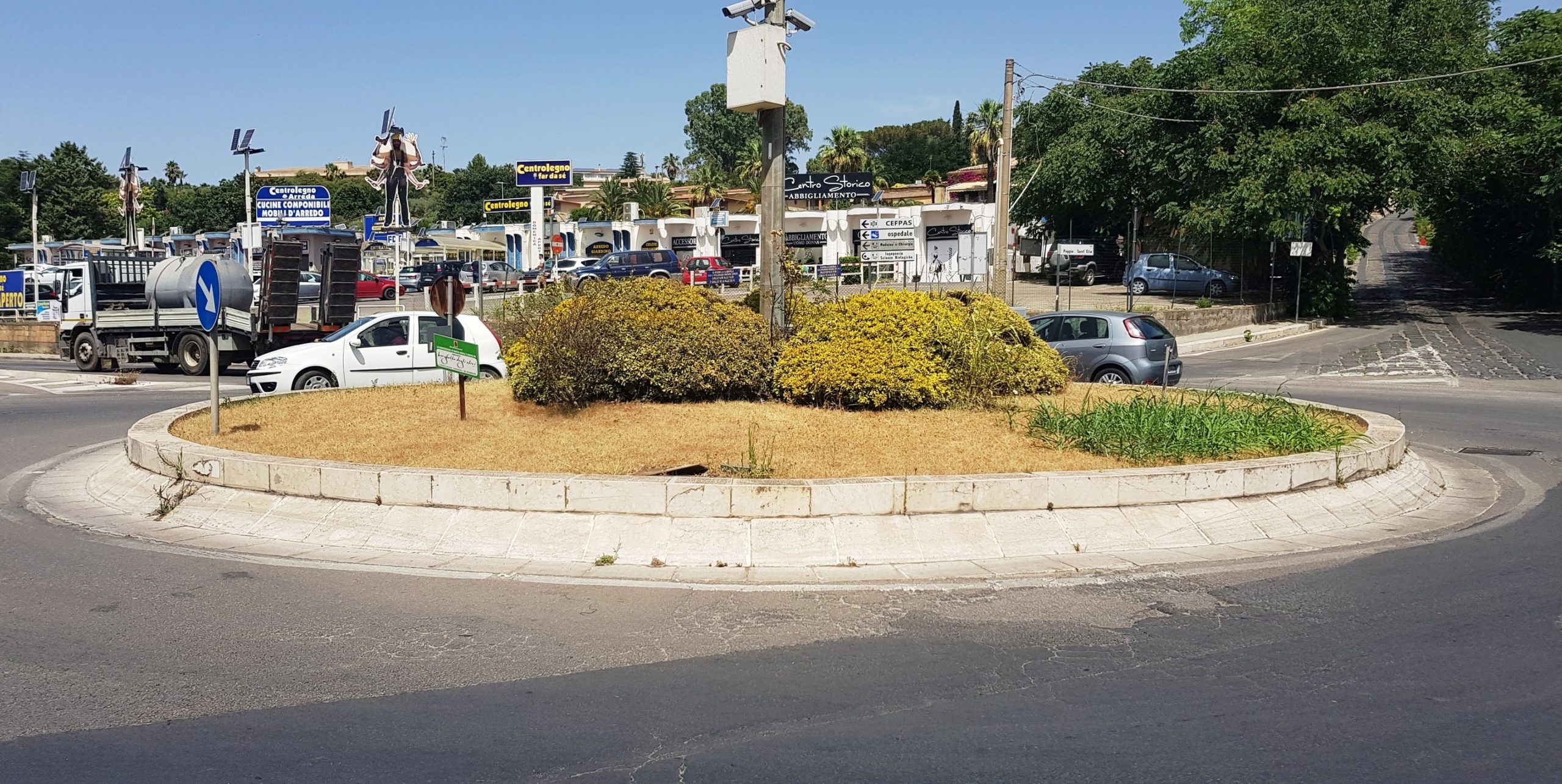 Caltanissetta. Leandro Janni (Italia Nostra Sicilia): “La rotonda tra viale Regione e via Monaco adottata ma dimenticata”