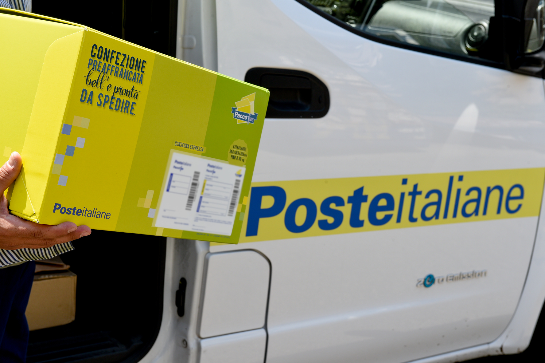 Caltanissetta, picco di consegne e-commerce con Poste Italiane
