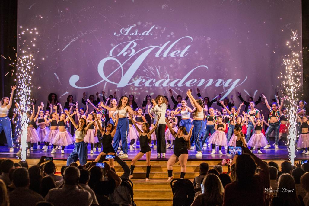 Caltanissetta. Gran successo per lo “Show degli Show al Teatro “Rosso di San Secondo”