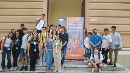 Caltanissetta. Venti studenti del Liceo Scientifico “Volta” al progetto “Academy of distinction” che valorizza le eccellenze studentesche
