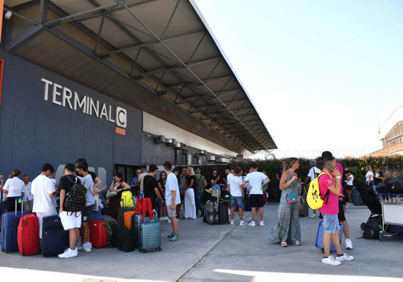 Sicilia, Aeroporti. M5S: “Volano solo gli stracci al Governo e a rimetterci sono i viaggiatori”