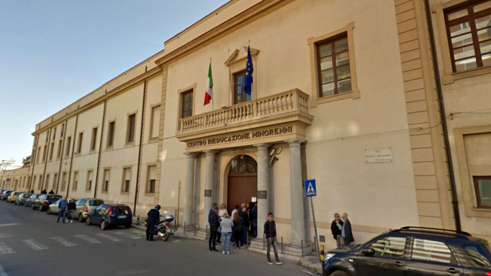 Sicilia, minorenni evadono dal carcere: Polizia penitenziaria li riprende immediatamente