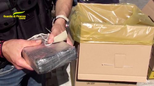 Sicilia, distrutte 2 tonnellate di Cocaina. Era stata  sequestrata dalla Finanza