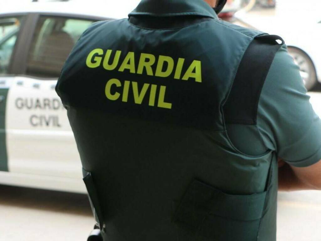 La madre pensava di averlo portato all’asilo: bimbo di 2 anni muore dopo essere stato dimenticato in auto