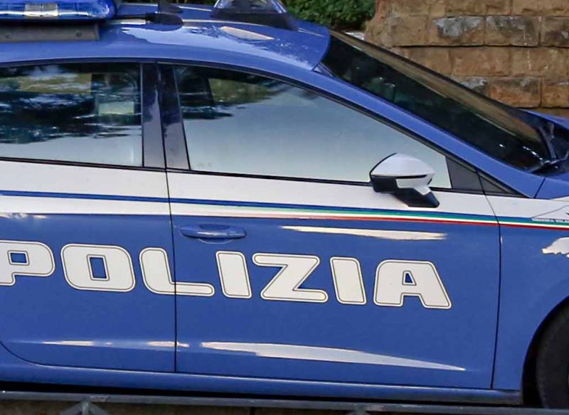 Sicilia: due arresti per ricettazione e tentato omicidio. Polizia trova anche una pistola senza matricola