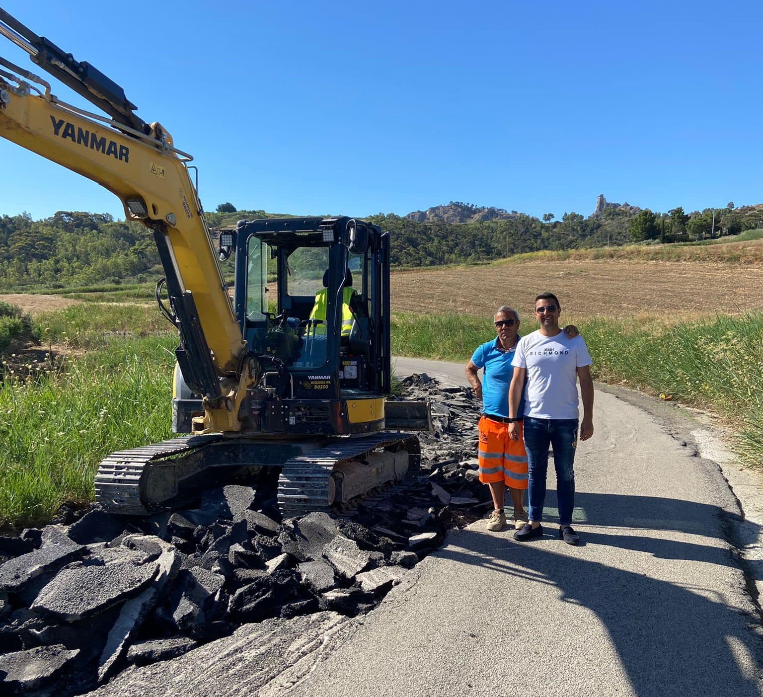 Sutera. Iniziati i lavori per la sistemazione del manto stradale nella Sp 20 Sutera – Mussomeli