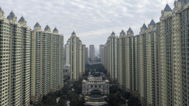 Il colosso immobiliare cinese Evergrande dichiara bancarotta