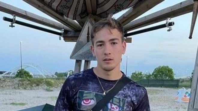 Arrestato il 21enne che ha ucciso il padre e un amico. I carabinieri: “Restituita serenità ad una comunità”