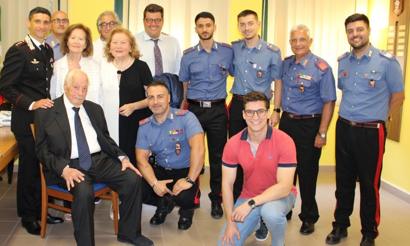 Sicilia, festeggia 102 anni in caserma il vice brigadiere Pietro Di Russo