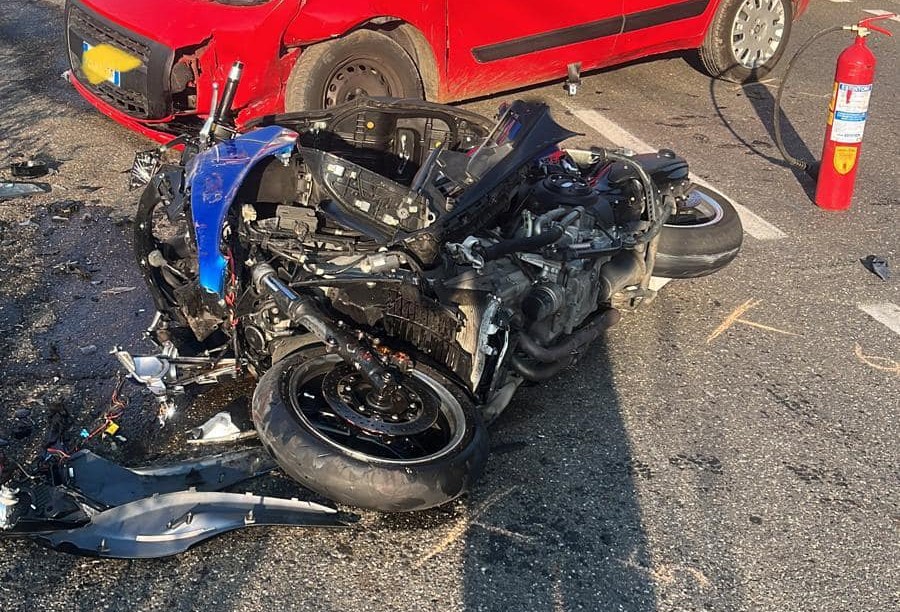 Sicilia. Impatto auto – moto: centauro 21enne in gravi condizioni in Ospedale