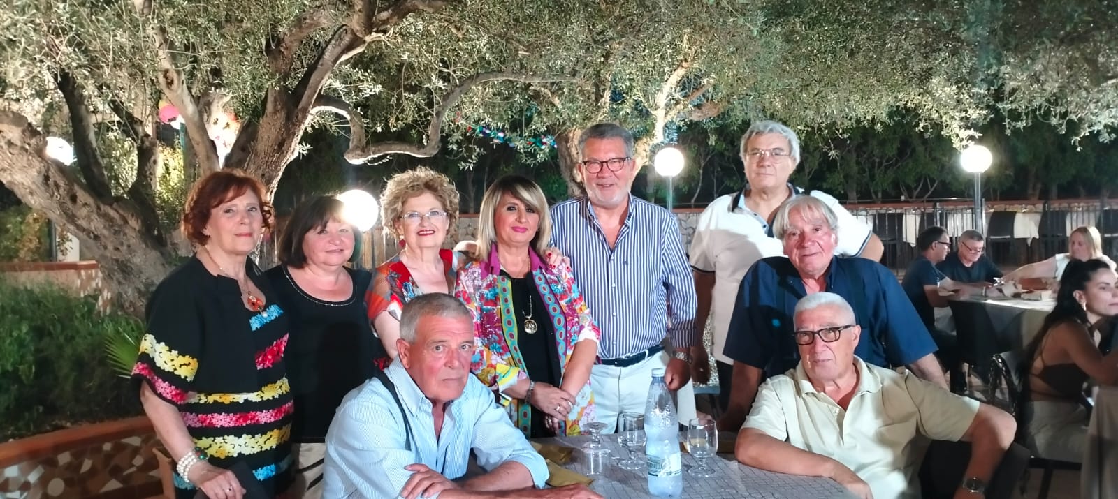 Mazzarino: a 50 anni dal diploma si ritrovano a cena per festeggiare