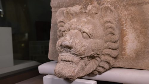 Archeologia: ritrovata a Selinunte antica sima con testa di leone; sabato 26 agosto sarà esposta nel Baglio Florio del Parco archeologico