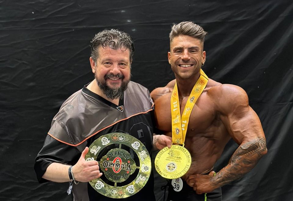 Body Building. A Londra il coach nisseno Alfonso Curatolo ha guidato Febo Gambacorta alla vittoria e alla qualificazione a Mr. Olympia