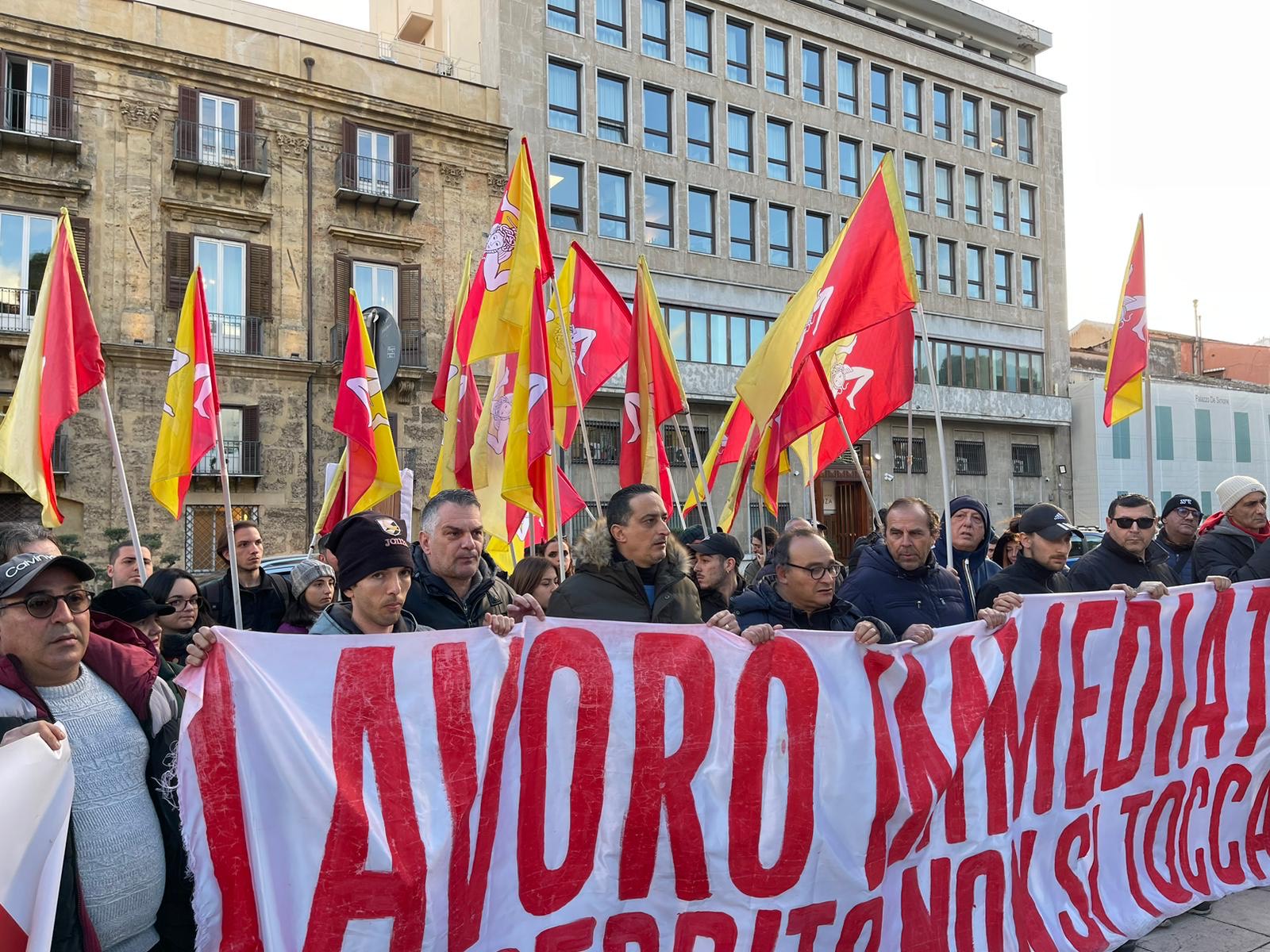 Sicilia, protesta dei percettori del Reddito di Cittadinanza: “Vogliamo lavoro e dignità”