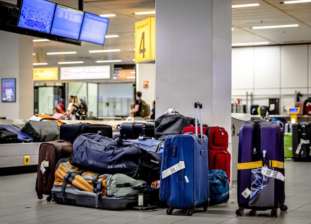 Sicilia, da 1 mese bagagli smarriti da Punta Raisi. Un turista: “vicenda scandalosa, chiedo l’intervento di Schifani”