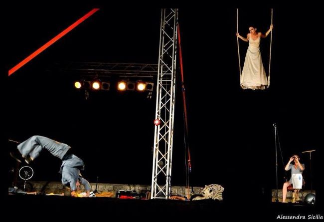 Pollina premia il Teatro di Strada: venerdì e sabato eventi con acrobate, saltimbanche e clownesse
