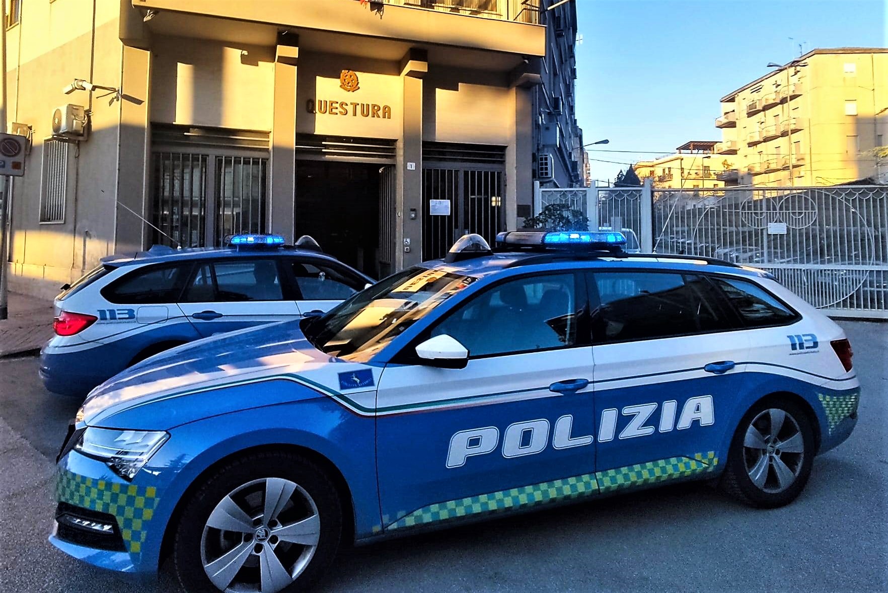 Caltanissetta. Trova portafogli per strada con dentro 1800 euro, lo consegna in Questura per restituirlo al proprietario
