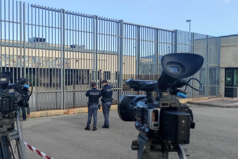 Palermo, Violenza di Gruppo. UILPA: “Sostegno alla polizia penitenziaria”