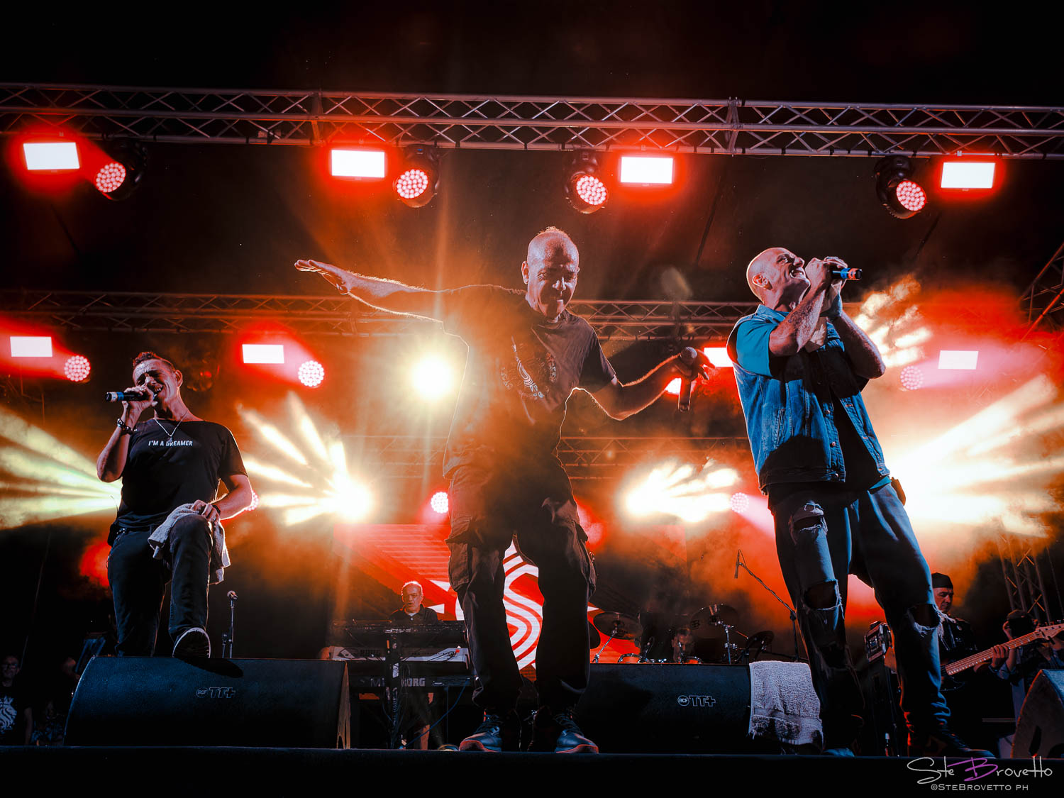 San Cataldo. Finita l’attesa: stasera alle 21 in piazza Papa Giovanni ci sono i “Sud Sound System” in concerto