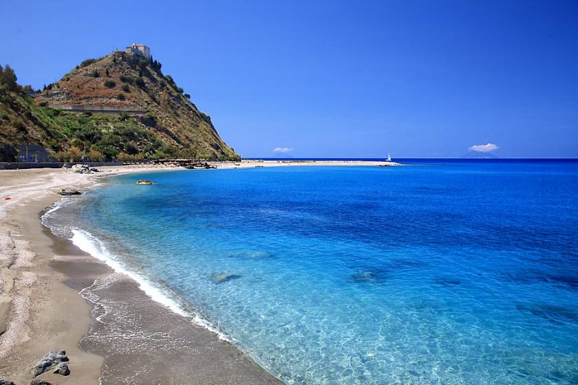 Turismo: a settembre gli italiani scelgono il mare. In Sicilia ambito il messinese