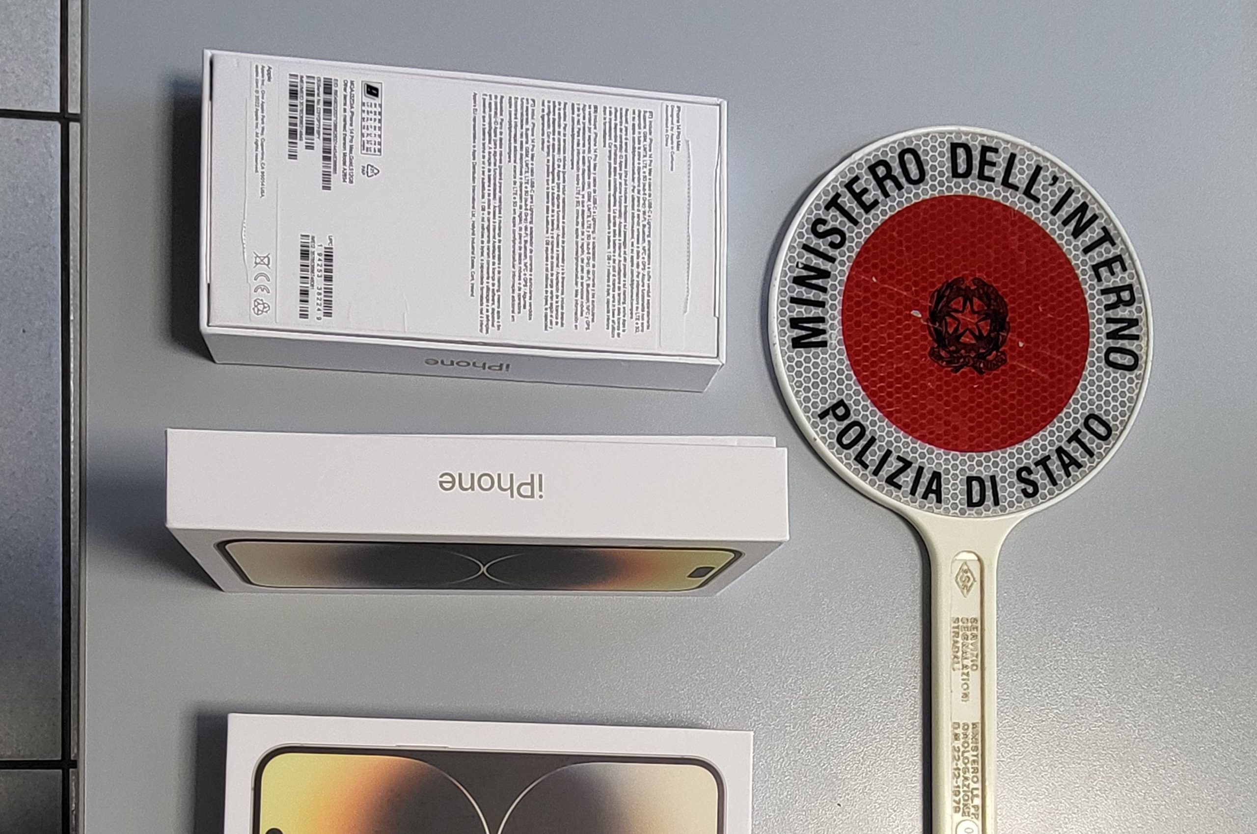 Truffe IPhone: due persone denunciate dalla Polizia; sequestrati 4 telefonini contraffatti