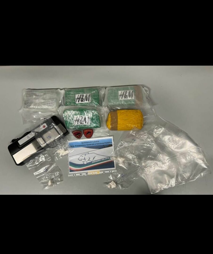 In casa con 4,8 chili di cocaina, 27enne arrestato a Catania