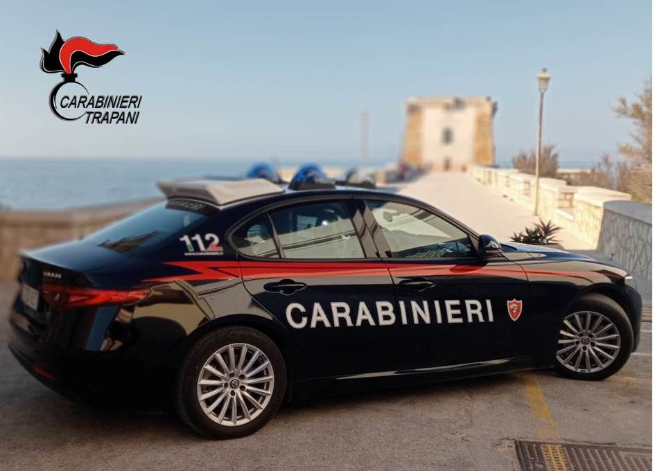 Fuma una sigaretta dal balcone di casa e viene riconosciuto, arrestato latitante