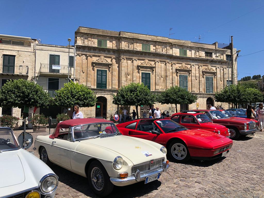 Auto storiche nel nisseno: “Ruote nella Storia” sulla via dei castelli