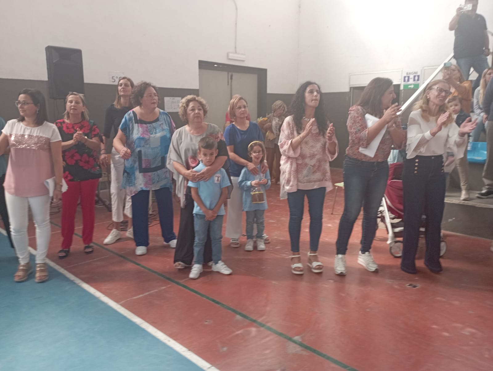 Mussomeli, giornata dell’Accoglienza per gli alunni della Primaria di Via M.di Fatima. Alle classi prime portapenne matita e gomma. E’ festa!