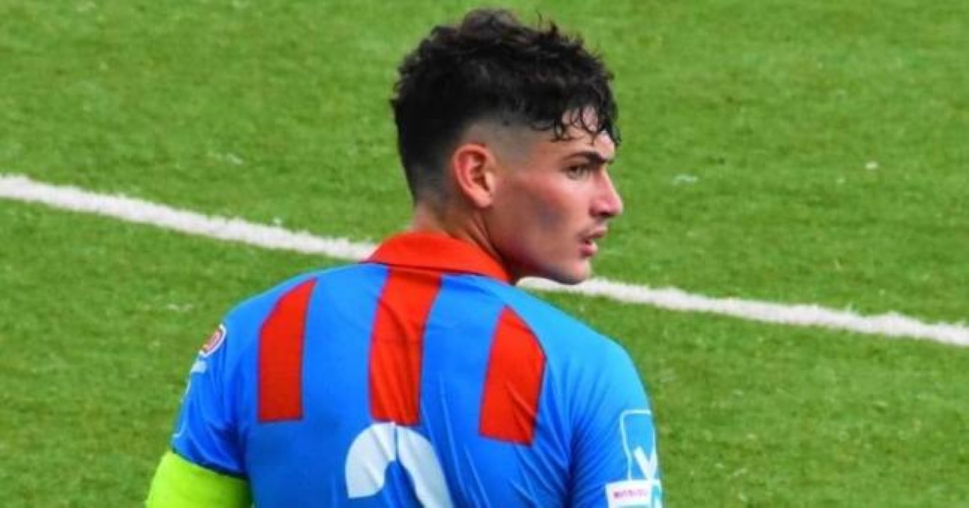 Giovane promessa del calcio muore a 22 anni in un incidente in moto