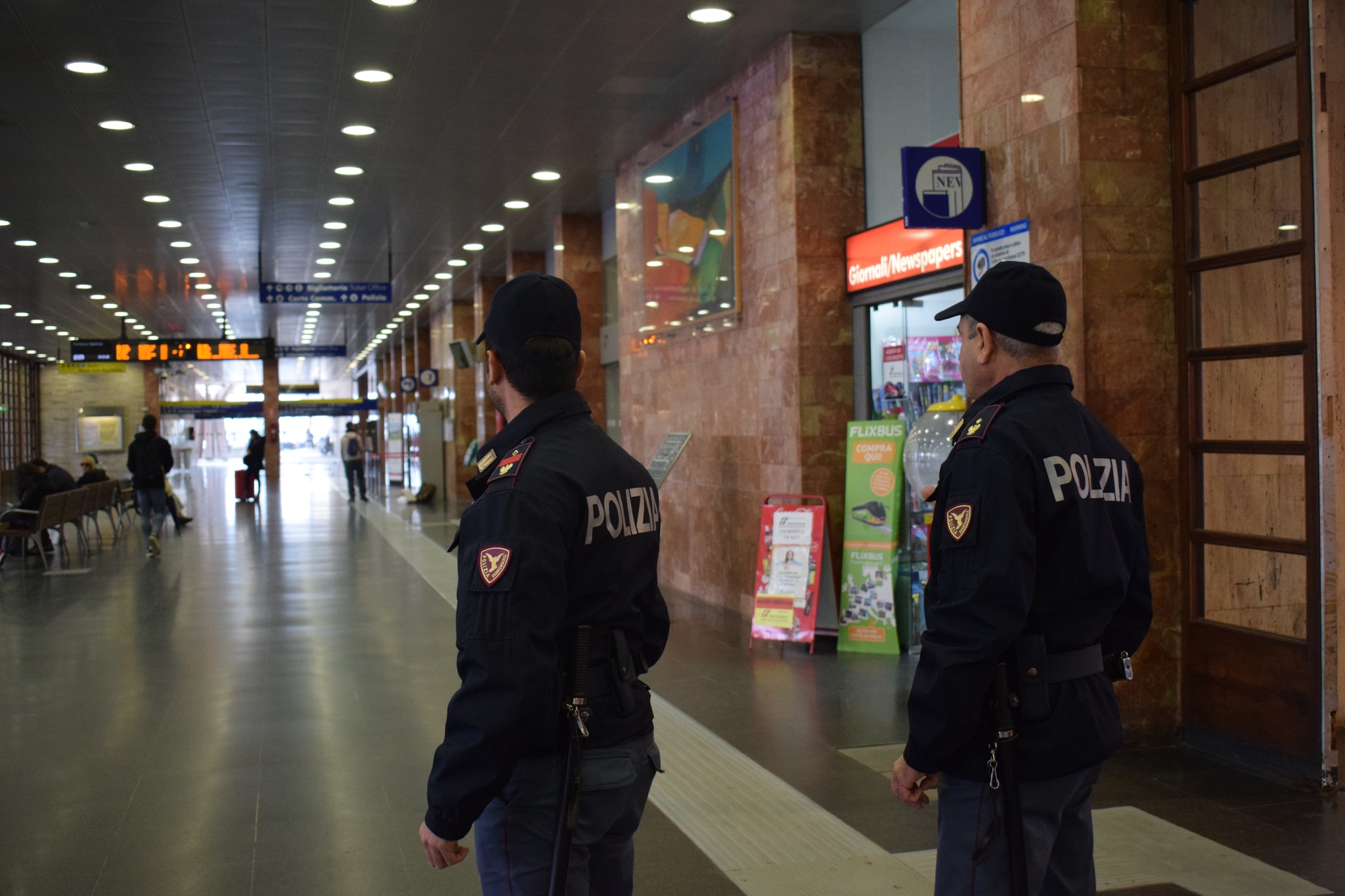 Acquista biglietti ferroviari con banconote false: arrestato 20enne dalla Polfer