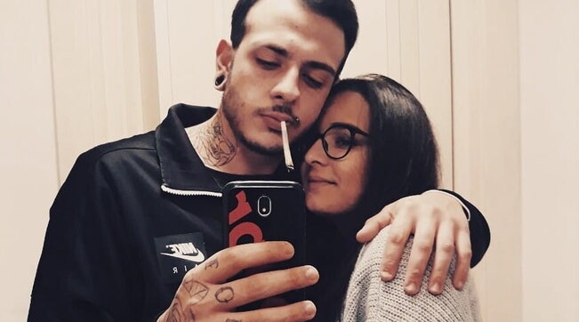 Coppia di fidanzati in moto muore in incidente stradale: lei perde la vita nel giorno del suo 22° compleanno