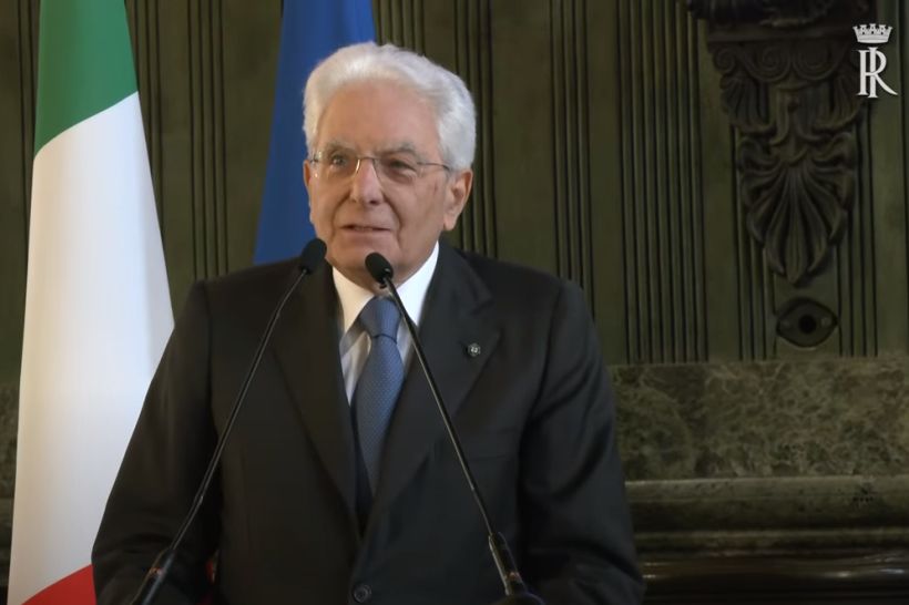 Mattarella “Delitto trasformare cibo e acqua in strumenti di guerra”