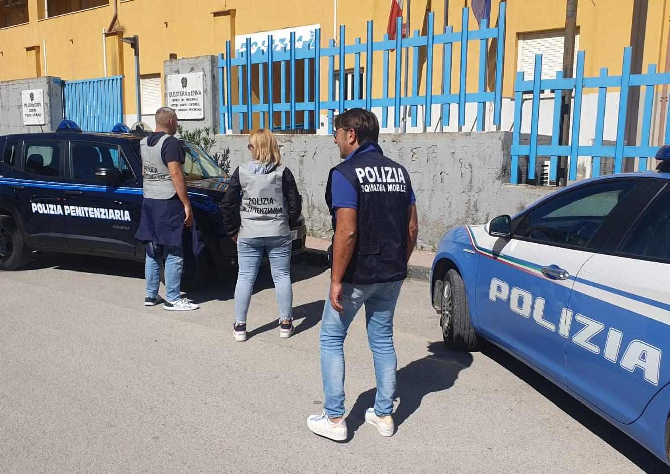 Droga nel carcere di Enna tramite un drone professionale: due arresti