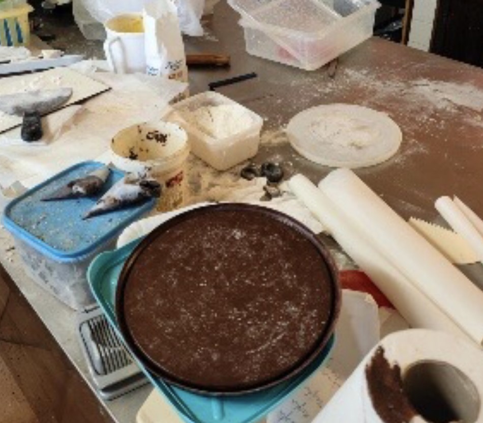 Chiusura e sanzioni per un laboratorio di pasticceria completamente abusivo