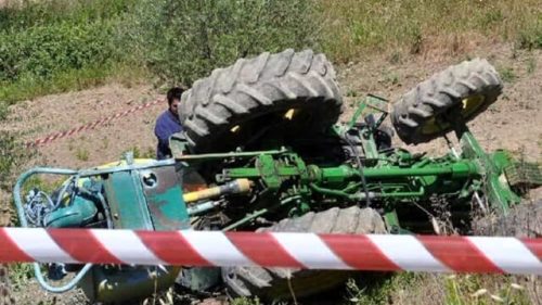 Trattore si ribalta: 58enne muore schiacciato dal mezzo