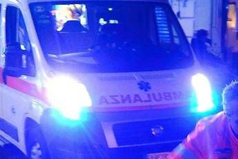 Roma, perde il controllo dell’auto e finisce contro albero: morto 26enne