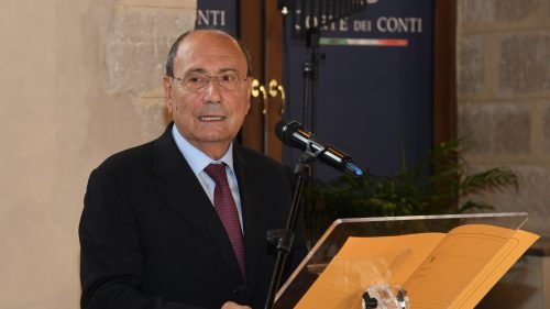 Sicilia, Schifani querela un sito web per false notizie sul suo stato di salute: “Il nostro governo tocca nervi scoperti”