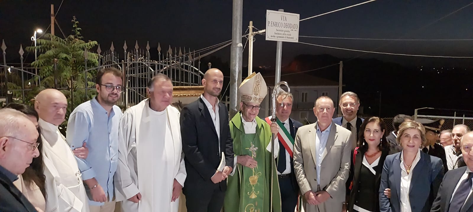 Mussomeli, inaugurata la “Via P. Enrico Deodato”. Presenti il vescovo Russotto e il sindaco Catania. I “santamariisi” esultano.