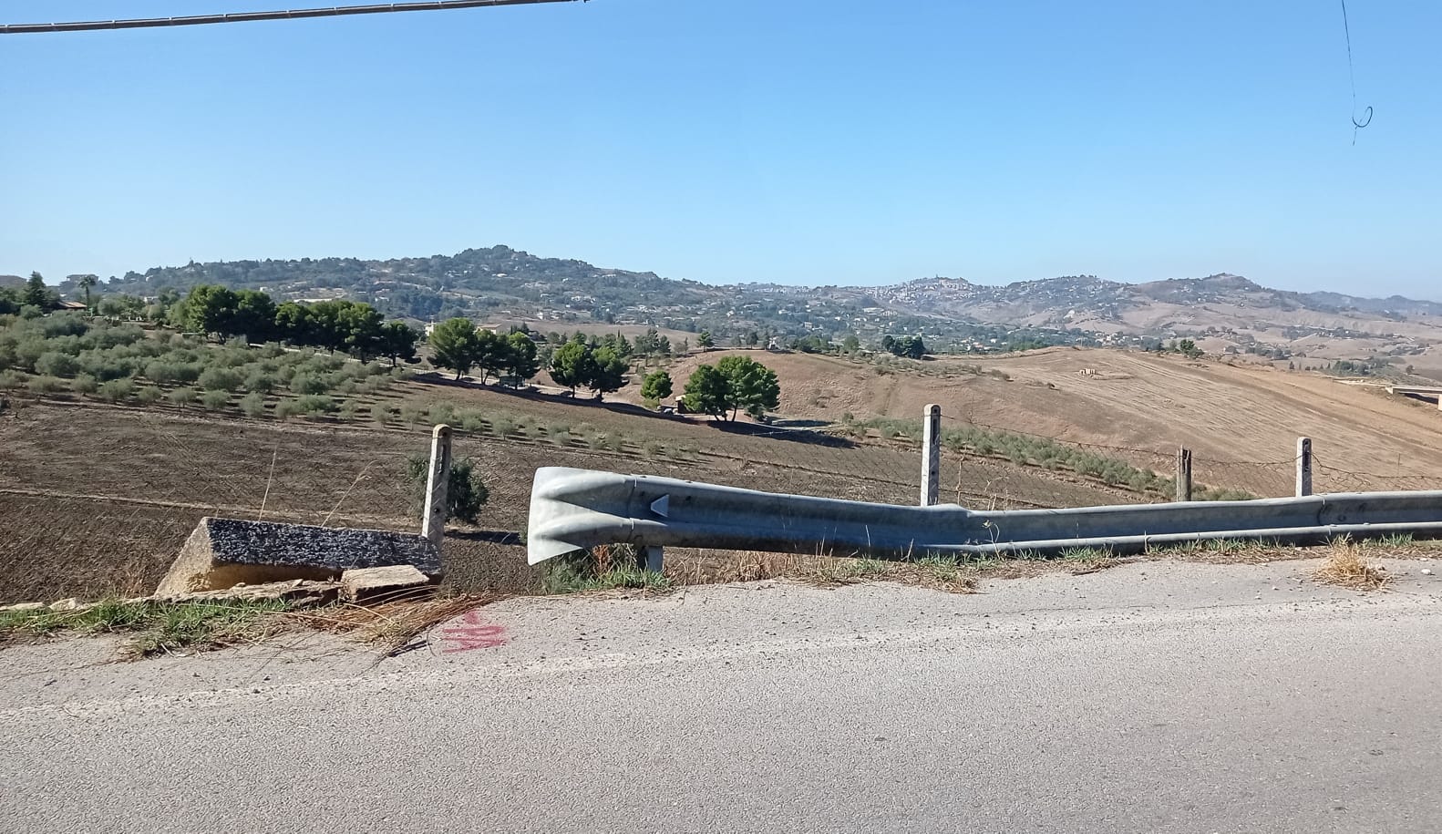 Caltanissetta. Comitati di quartiere chiedono altro tavolo Prefettizio: “Su ex ss 122 bis e Via Borremans non sono stati eseguiti i lavori urgenti sul manto stradale”