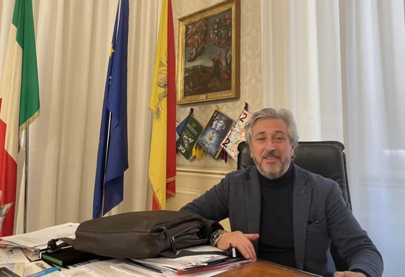 Caltanissetta, il sindaco Gambino “bacchetta” la Meloni ed il Governo: “Scelte che danneggiano la Sicilia”