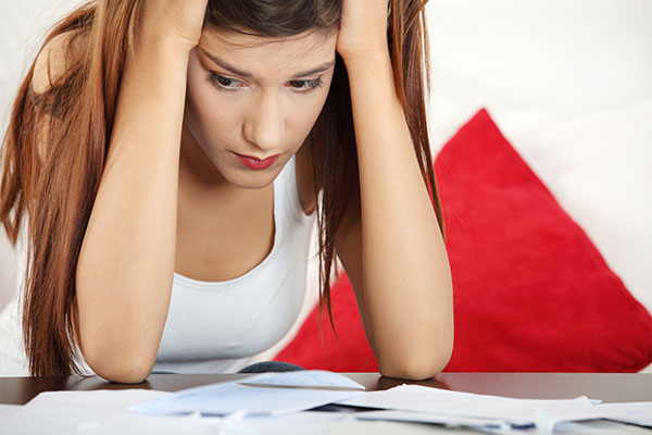 Indagine, 20% giovani ansiosi e depressi, ‘colpa’ di solitudine e troppi social