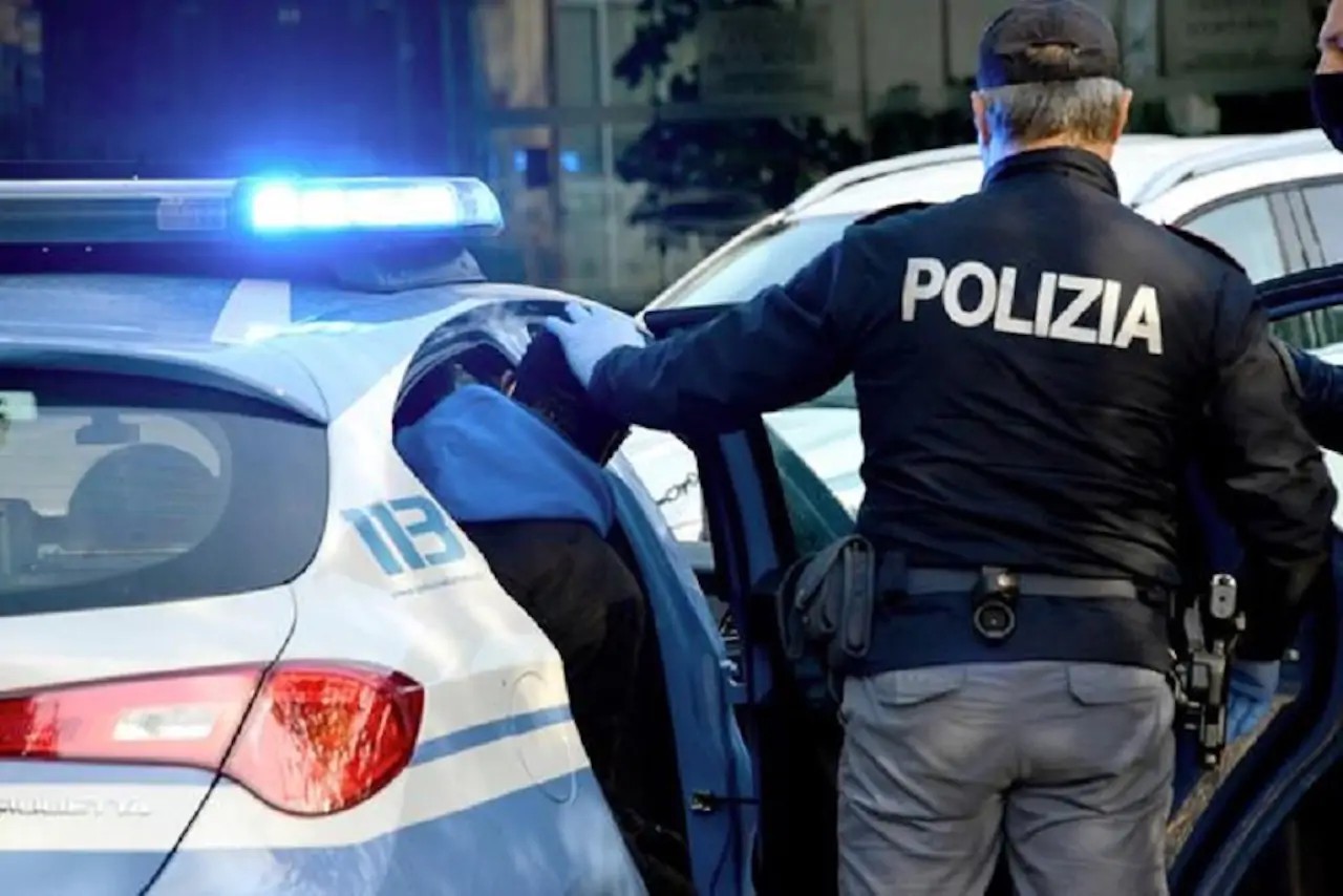 Polizia effettua due arresti in Provincia di Caltanissetta. Reati per droga e maltrattamenti